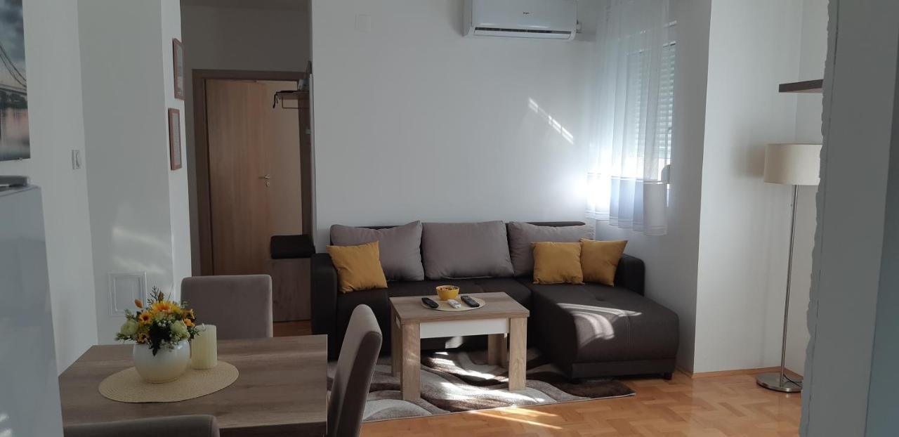 Apartman Vlada Apartment Pirot Ngoại thất bức ảnh